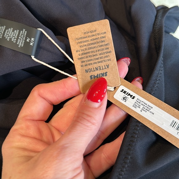 SKIMS shaping one piece swimsuit - Picture 3 of 3